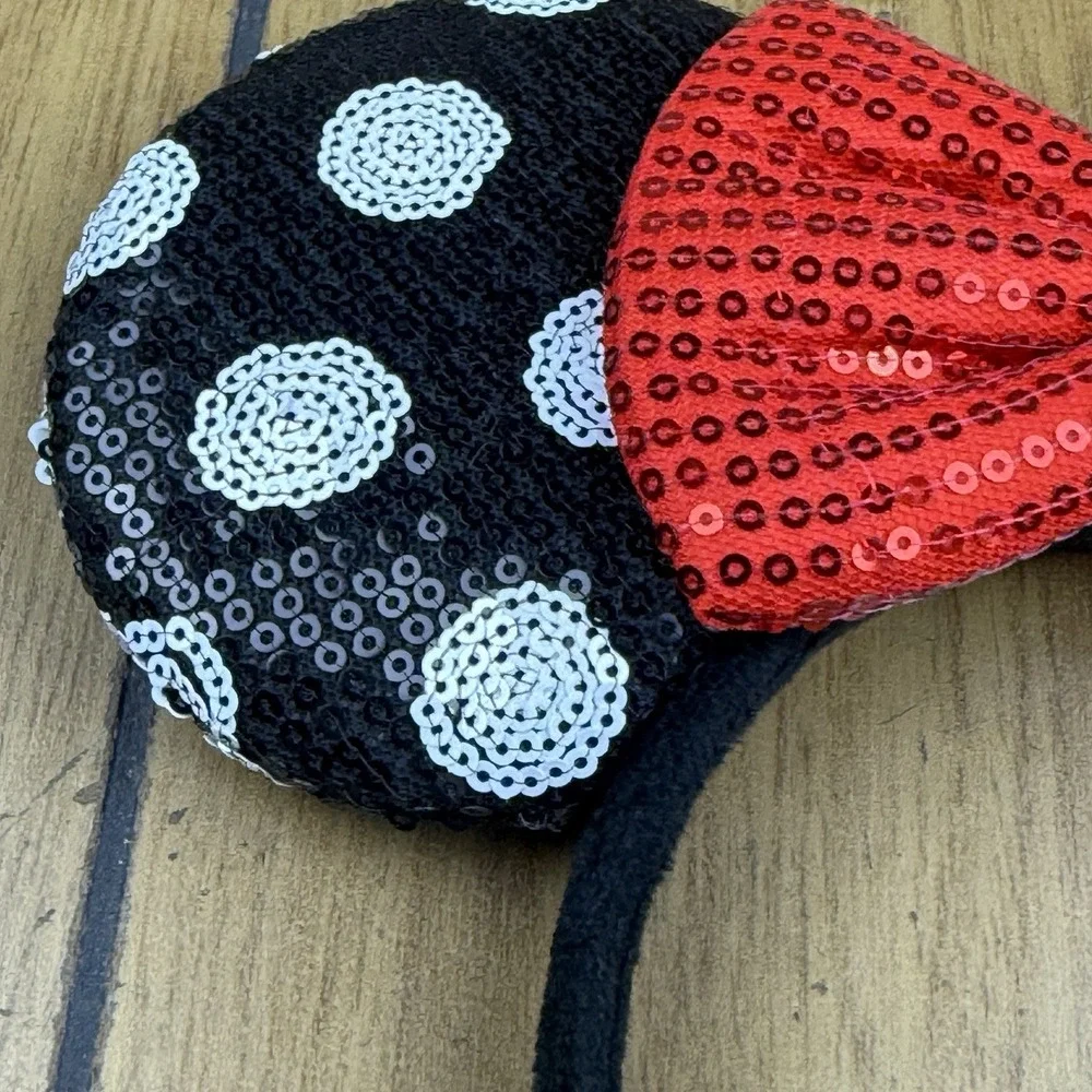Disney Parks‎ Minnie Mouse Classic Red Polka Dot Bow Black Ears Sequin Headband